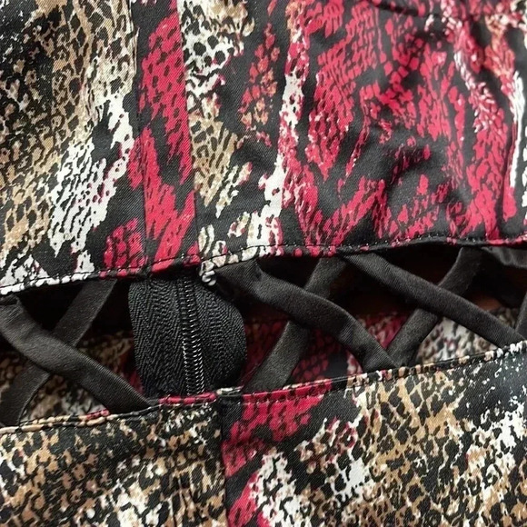 XOXO Red Bodycon Strapless Dress Sweetheart Neckline - Picture 6 of 6